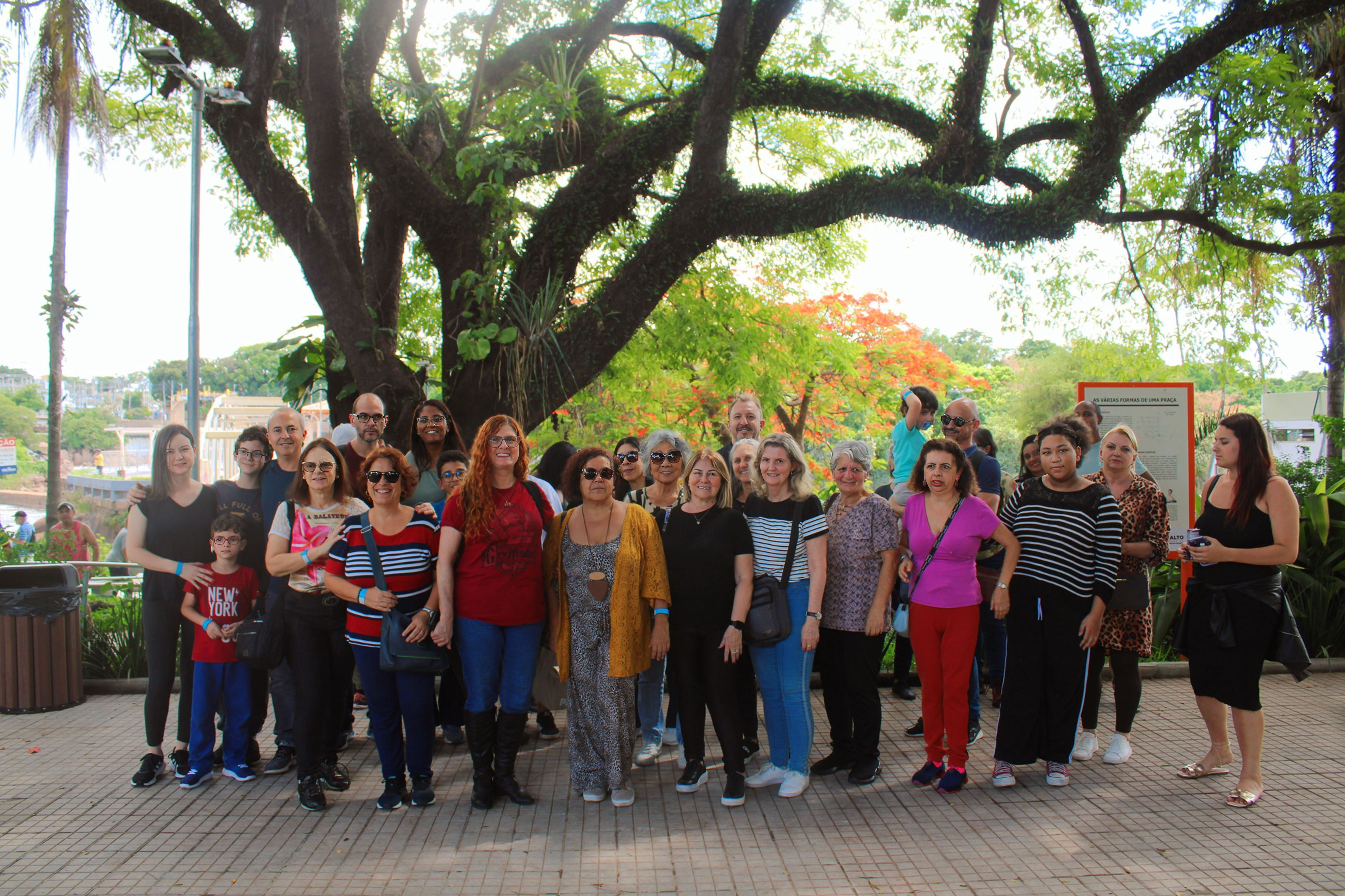 Grupo em viagem com a 645 Turismo